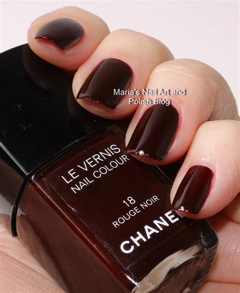 chanel noir rouge nail polish.